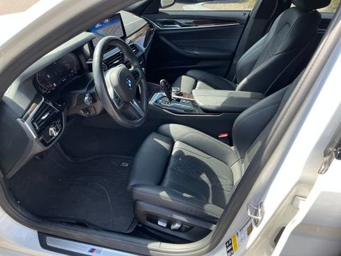 Used 2022 BMW 530i xDrive w/ M Sport Package image 2