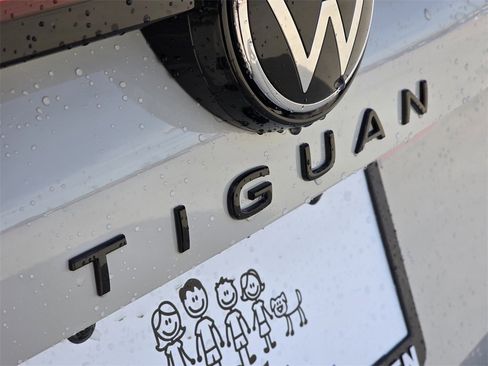 New 2026 Volkswagen Tiguan SE R-Line image 7