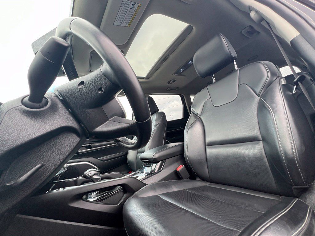 Certified 2025 Kia Telluride S FWD image 16