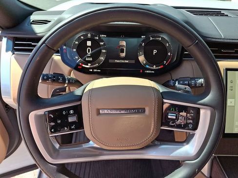 Used 2025 Land Rover Range Rover SE AWD/4WD image 21