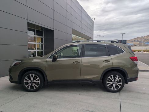 Used 2022 Subaru Forester Limited w/ Popular Package #2 image 9