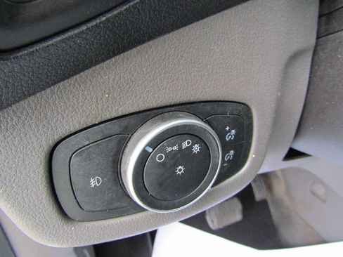 Used 2019 Ford Transit Connect XLT image 9