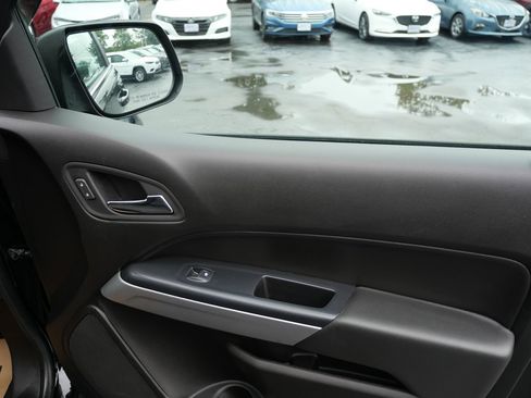 Used 2018 Chevrolet Colorado LT image 16