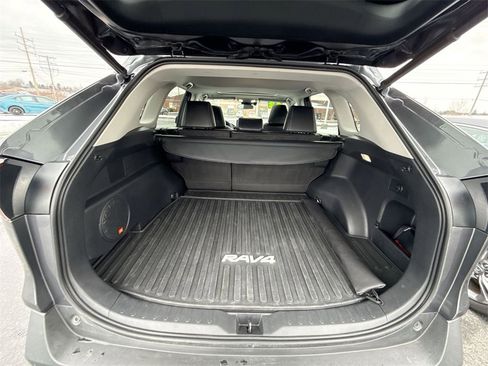 Used 2023 Toyota RAV4 XLE Premium image 30