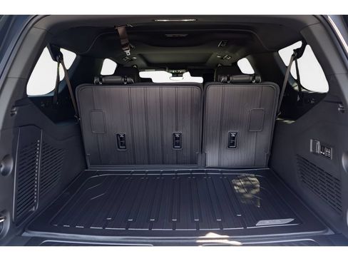 New 2026 GMC Yukon XL Elevation w/ Elevation Premium Package AWD/4WD image 24