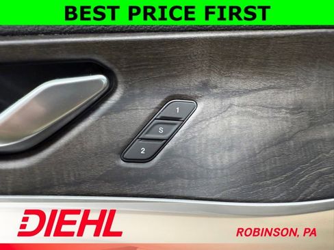 New 2025 Jeep Grand Cherokee Limited w/ Black Appearance Package image 24