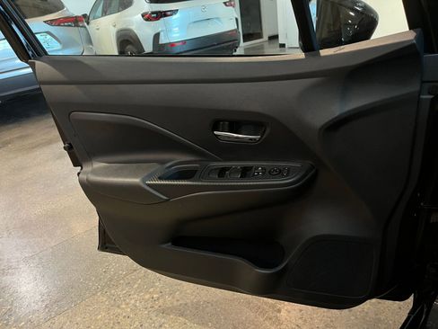 Used 2025 Nissan Versa SV FWD image 18