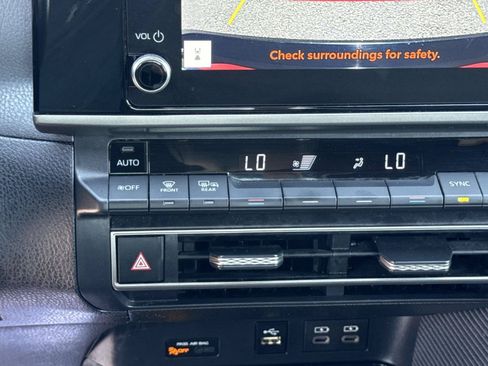 Used 2025 Toyota Camry SE FWD image 23