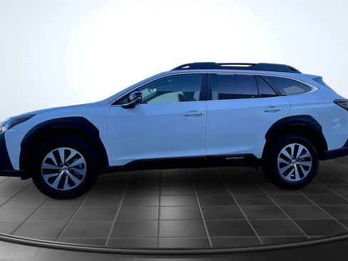 Used 2024 Subaru Outback Premium AWD/4WD image 3