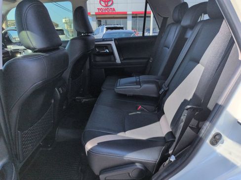 Used 2022 Toyota 4Runner Limited AWD/4WD image 25