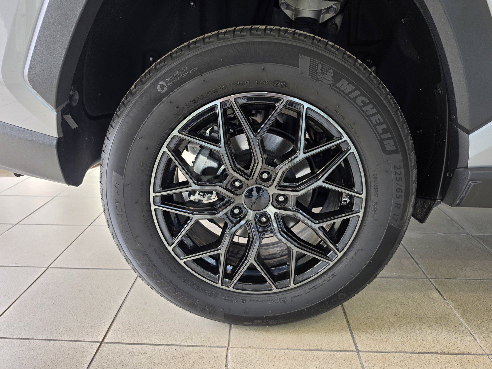 Used 2025 Toyota RAV4 LE AWD/4WD image 31