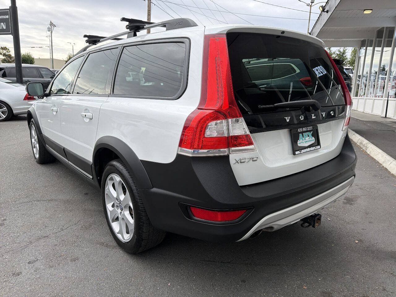 Used 2016 Volvo XC70 T5 Premier w/ Proximity Package AWD/4WD image 4