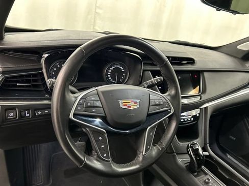 Used 2024 Cadillac XT5 Premium Luxury w/ Technology Package AWD/4WD image 8