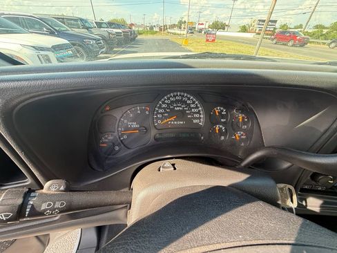 Used 2006 Chevrolet Silverado 3500 2WD Regular Cab w/ Heavy-Duty Power Package image 17