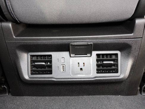 Used 2024 GMC Sierra 1500 SLE image 28