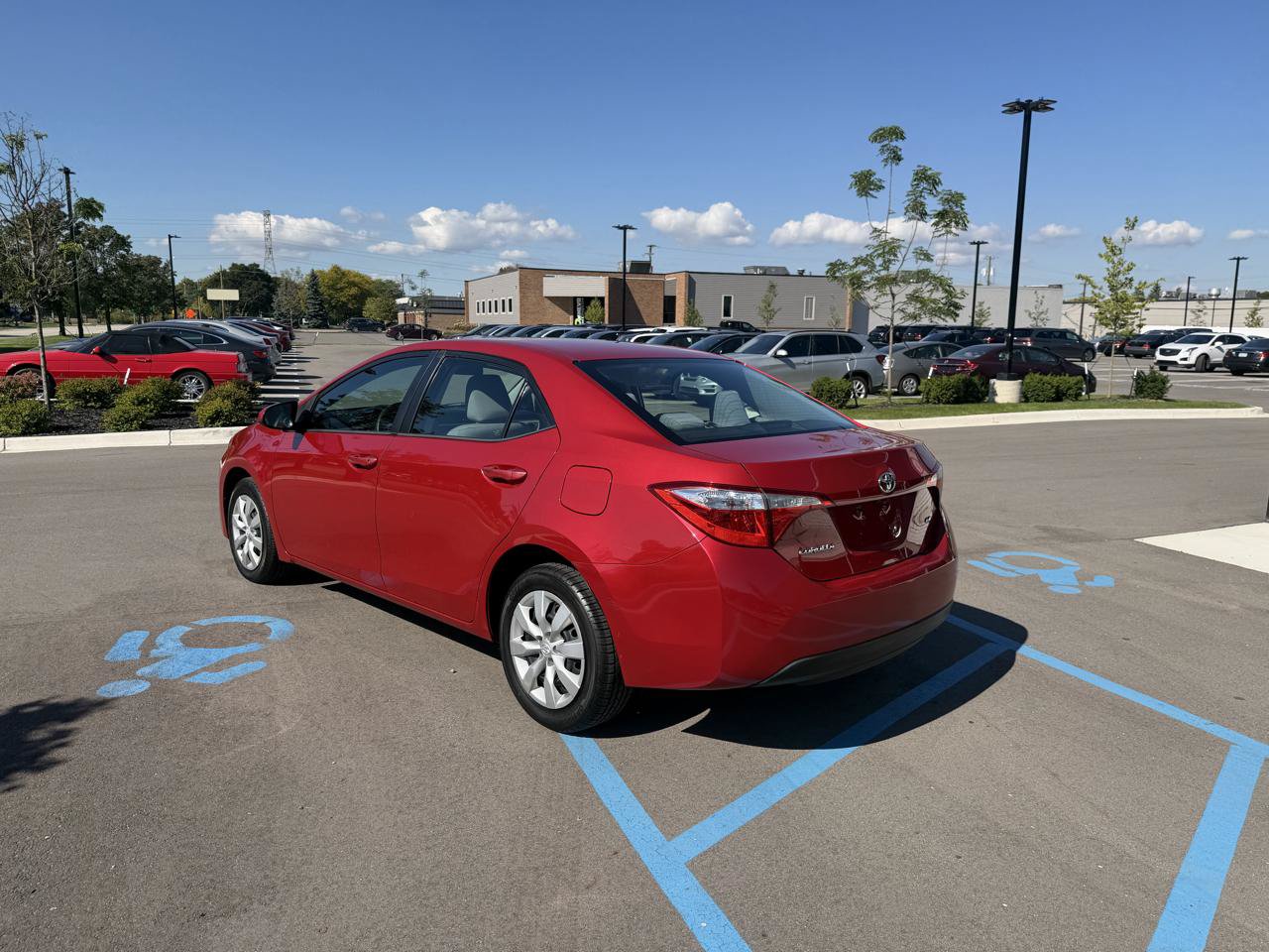 Used 2015 Toyota Corolla LE FWD image 7