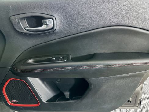 Used 2018 Jeep Compass Trailhawk w/ Leather Interior Group image 33