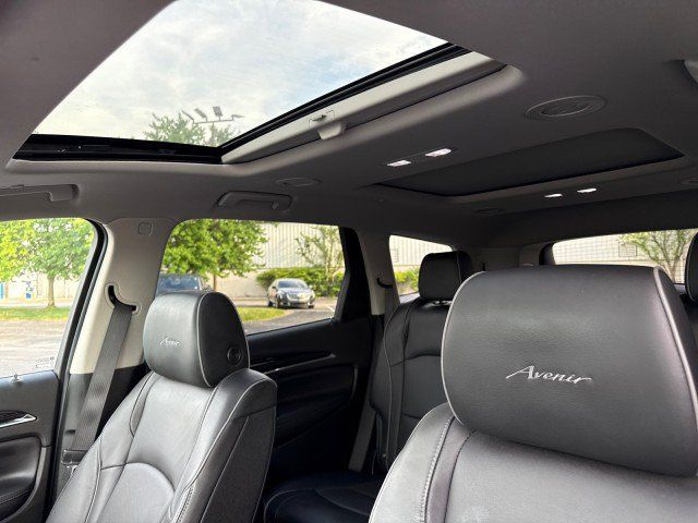 Used 2020 Buick Enclave Avenir w/ Avenir Technology Package AWD/4WD image 26