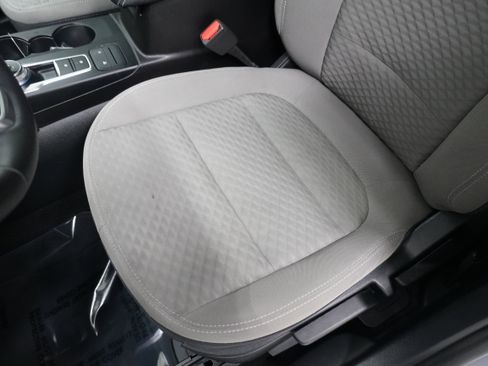 Used 2021 Ford Escape SE w/ SE Sport Appearance Package image 11