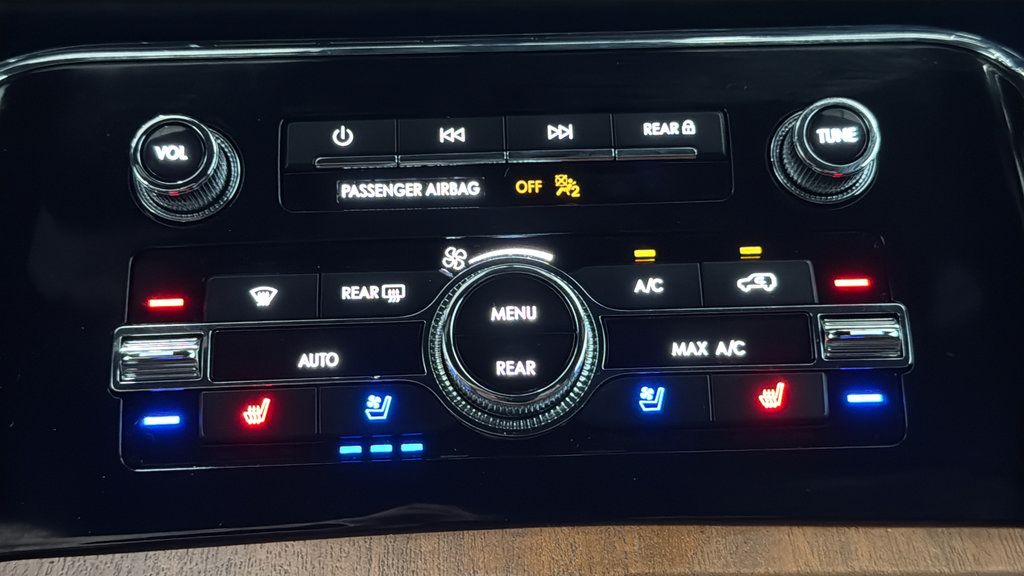 Used 2024 Lincoln Navigator L Black Label AWD/4WD image 18