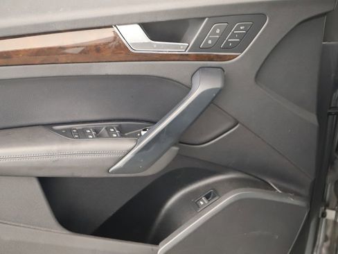 Used 2020 Audi Q5 2.0T Premium Plus w/ Premium Plus Package image 23