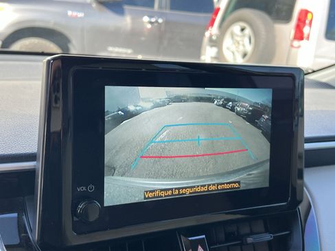 Used 2025 Toyota Corolla Cross L image 18