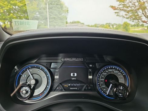 Used 2022 RAM 1500 Limited AWD/4WD image 23