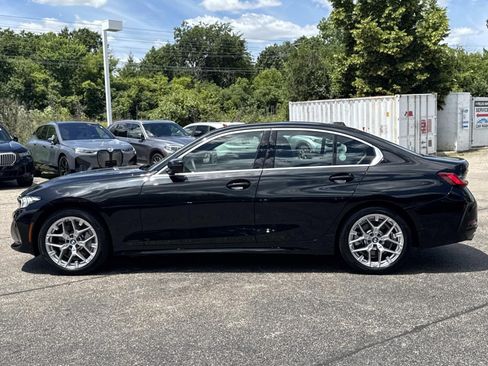 Certified 2025 BMW 330i xDrive Sedan w/ Premium Package AWD/4WD image 8