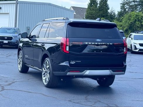 Used 2025 Ford Expedition Platinum w/ Platinum Ultimate Package AWD/4WD image 17