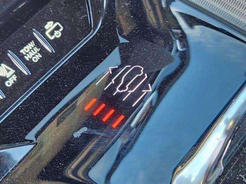 New 2024 Jeep Grand Wagoneer Series III w/ HD Trailer Tow Package image 27