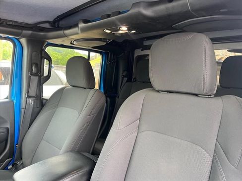 Used 2022 Jeep Gladiator Sport AWD/4WD image 5