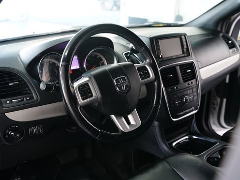 Used 2018 Dodge Grand Caravan GT image 6