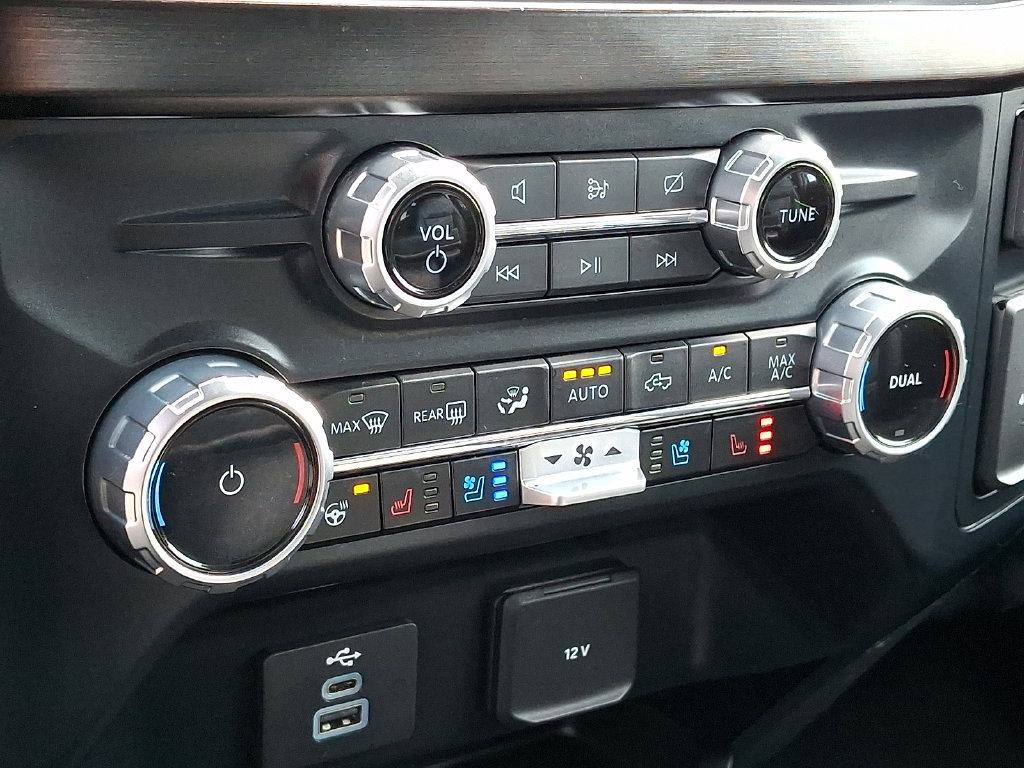 Used 2023 Ford F250 Lariat w/ Chrome Package AWD/4WD image 15