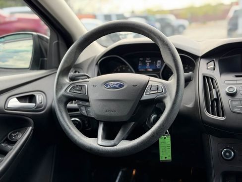 Used 2017 Ford Focus SE FWD image 20