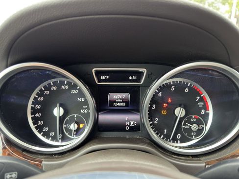 Used 2014 Mercedes-Benz GL 550 4MATIC image 22