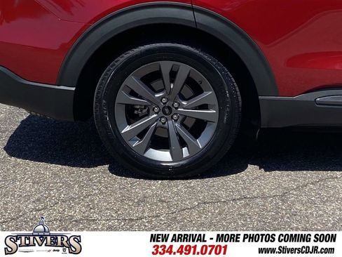 Used 2021 Ford Explorer XLT w/ Equipment Group 202A RWD image 11