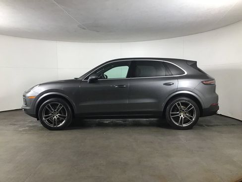 Certified 2022 Porsche Cayenne AWD/4WD image 2