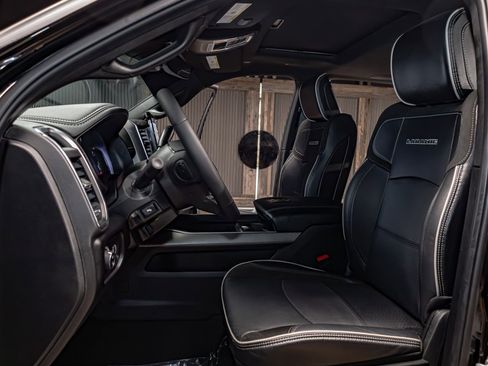 Used 2025 RAM 3500 Laramie image 25