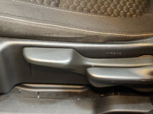 Used 2019 GMC Acadia SLE image 21