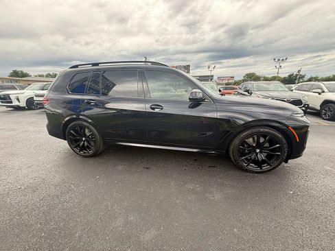 Used 2026 BMW X7 xDrive40i w/ M Sport Package AWD/4WD image 2