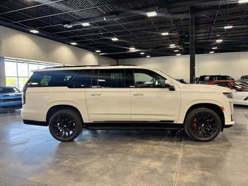 Used 2021 Cadillac Escalade ESV Sport w/ Driver Assist Tech Package image 18