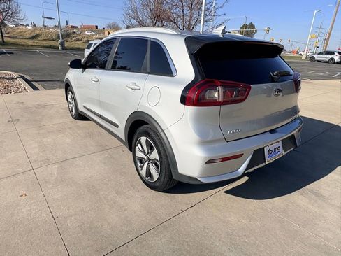 Used 2019 Kia Niro LX image 7