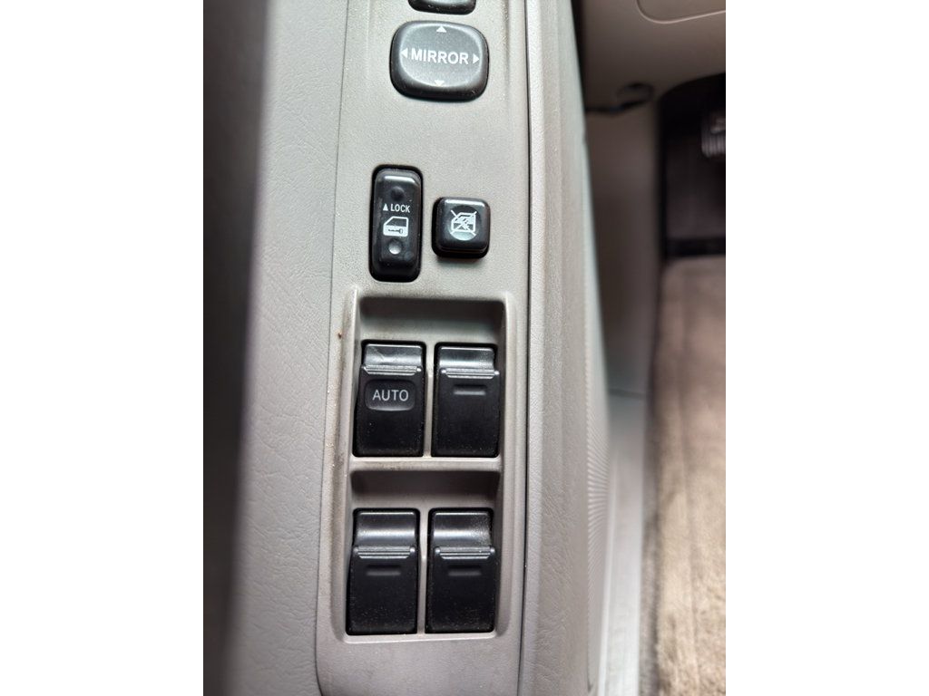 Used 2008 Toyota 4Runner SR5 AWD/4WD image 27
