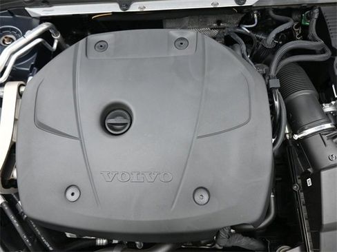 Used 2022 Volvo V60 T5 Cross Country w/ Advanced Package image 33