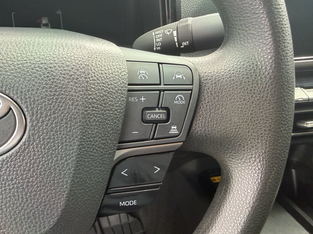 Used 2025 Toyota Camry LE FWD image 30