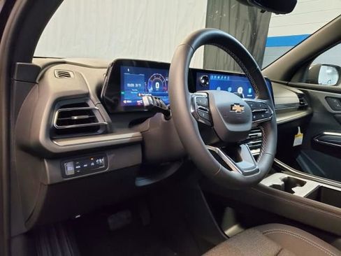 New 2026 Chevrolet Traverse LT w/ Sun and Wheel Package image 18