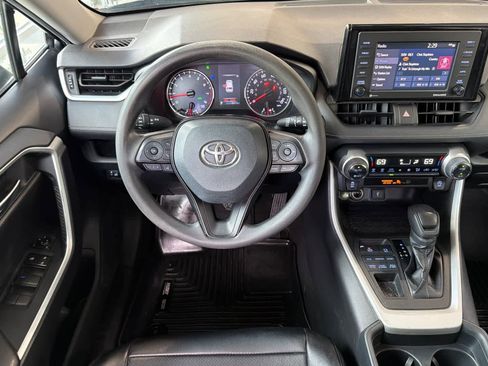 Used 2020 Toyota RAV4 XLE AWD/4WD image 15