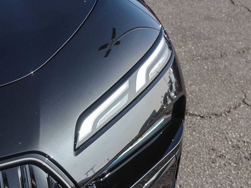 New 2026 BMW 740i w/ Premium Package image 18