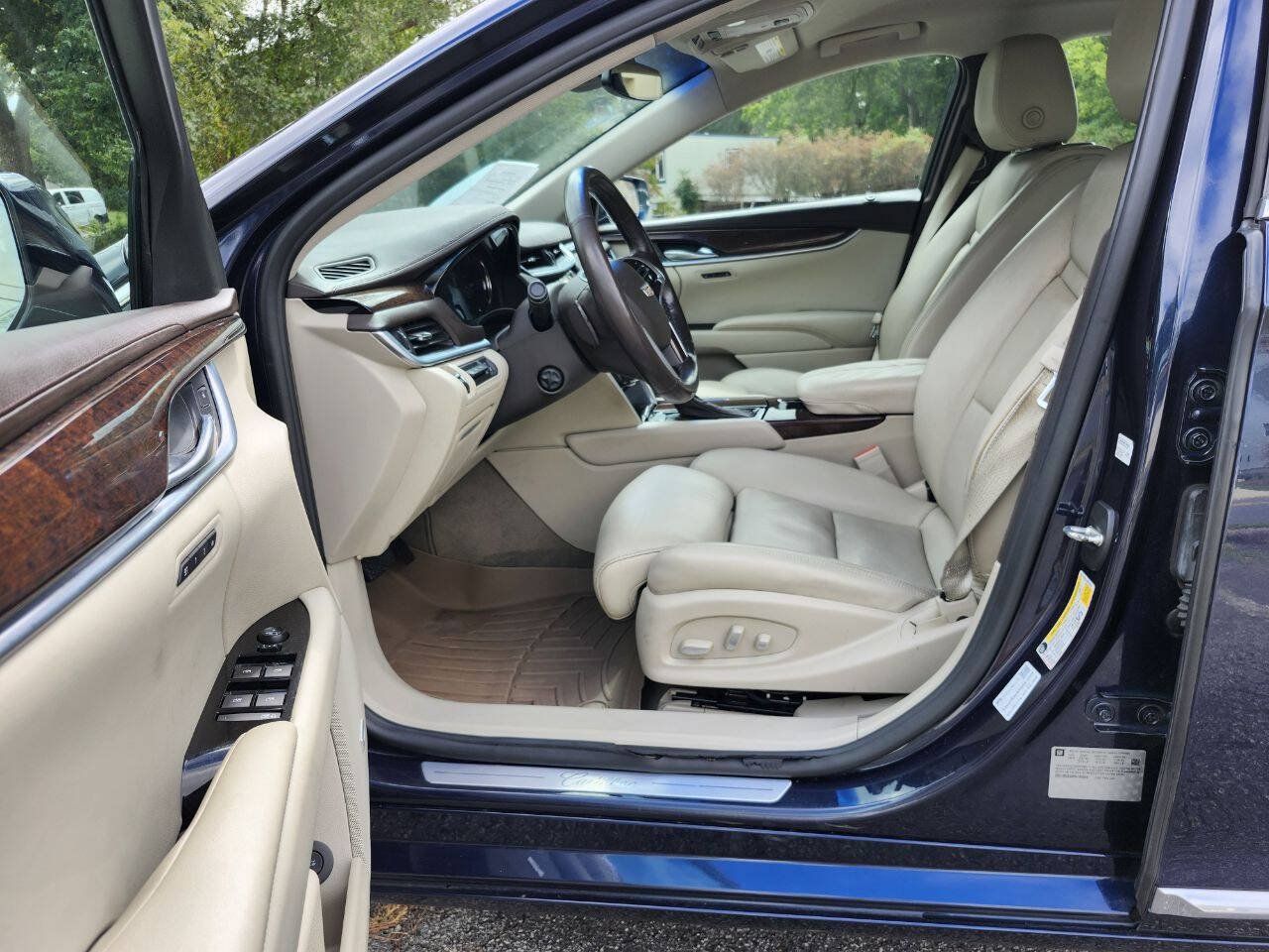 Used 2017 Cadillac XTS Premium Luxury AWD/4WD image 4