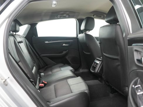 Used 2018 Chevrolet Impala LT FWD image 12